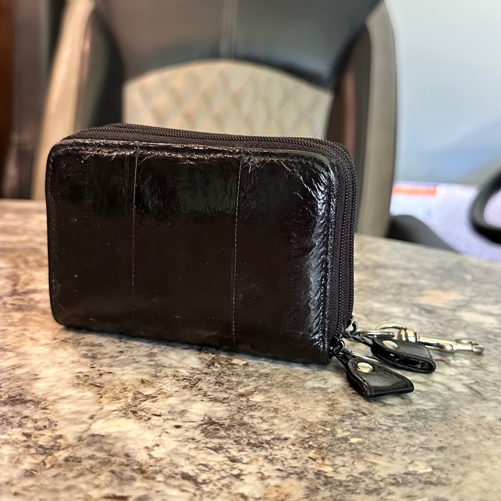 Lee Sands Eelskin Double Zip Accordion Wallet ID Window Keychain Black Soft EUC